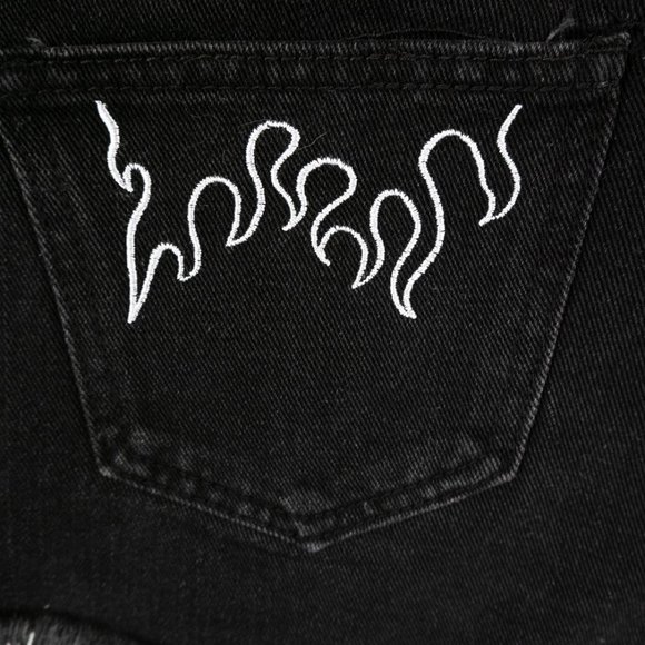 SHEIN Jeans black cutoff denim short w/ flames back pockets size S - Picture 3 of 5